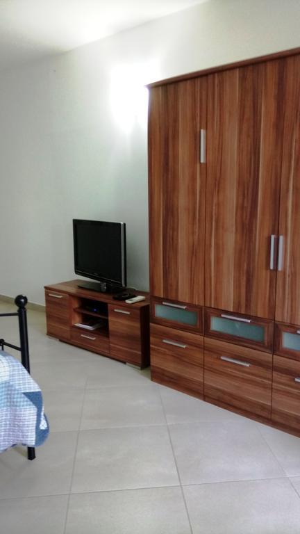 Ivo Apartman *